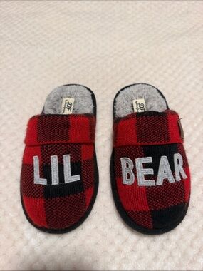 dearfoams Kids "Lil Bear" Red and Black Plaid Slippers
